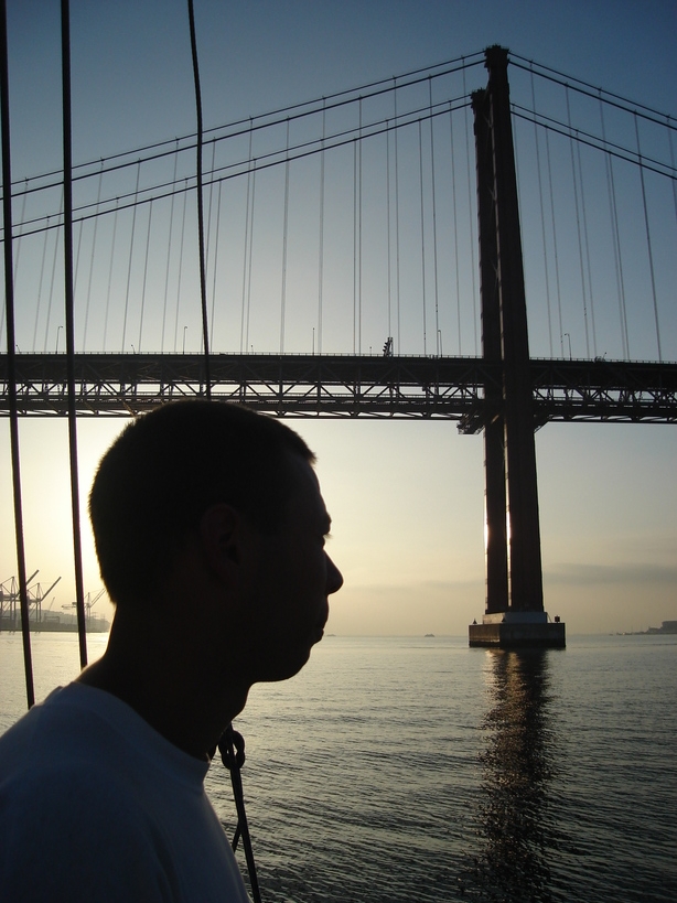 47 Biniu i most w Lizbonie